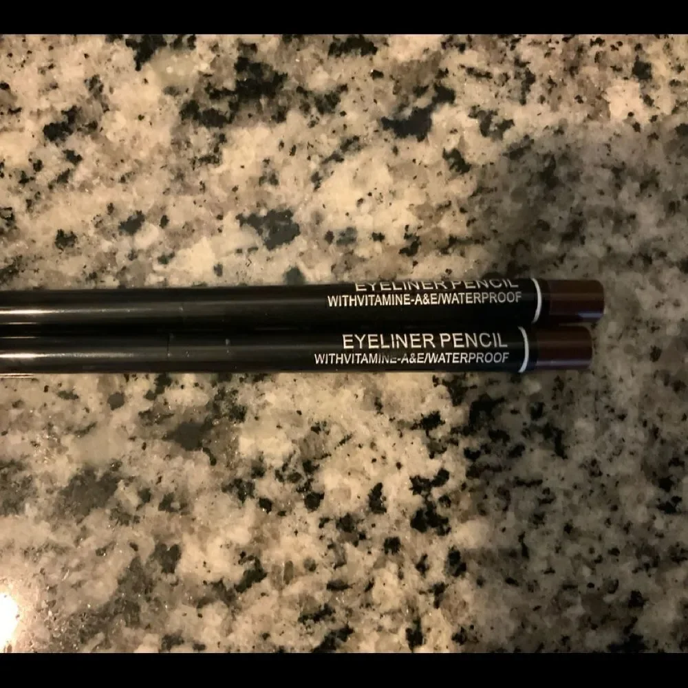NEW MAC brown eyeliner pencil